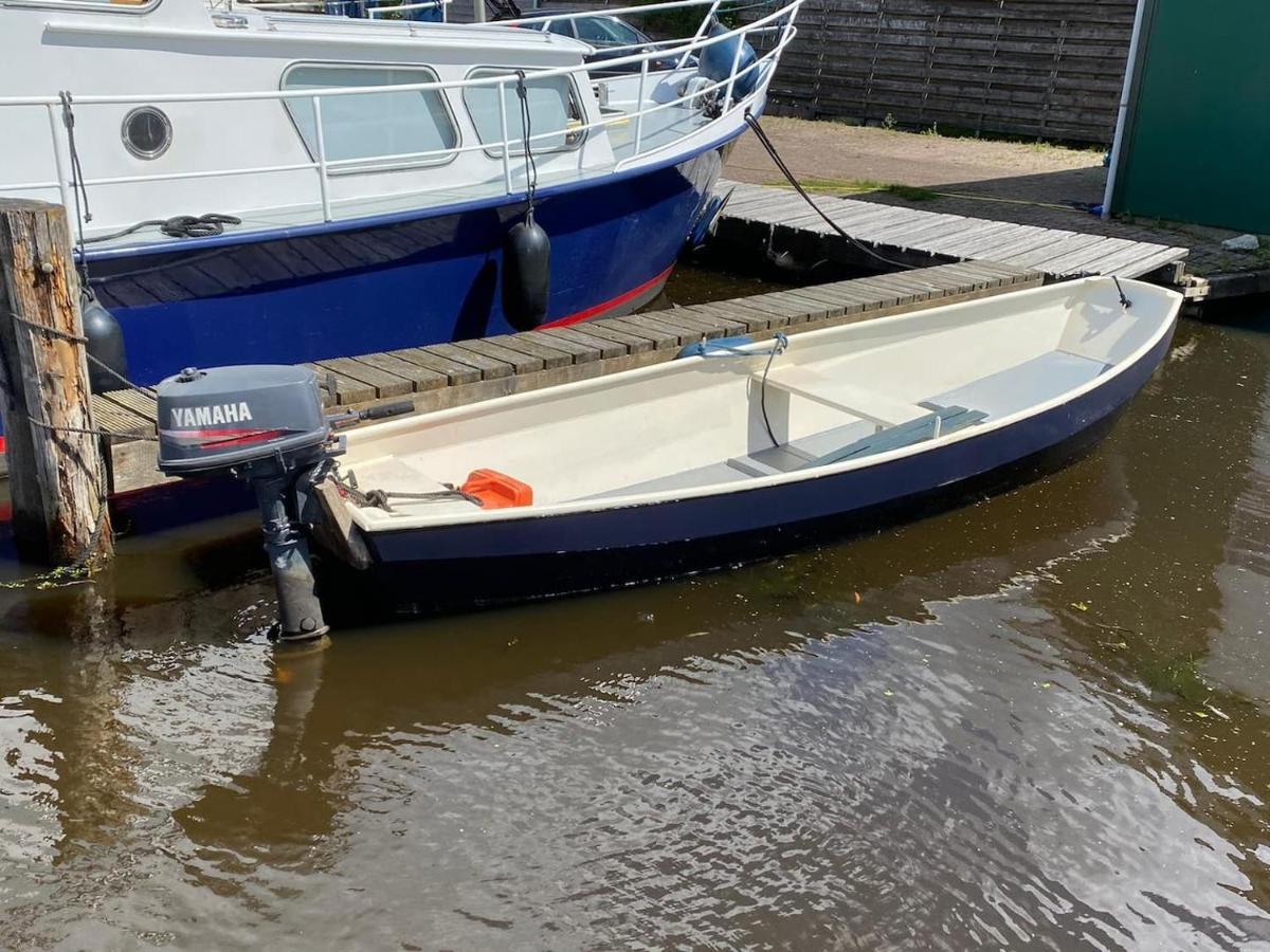 Boat Ella - Kamperen Op Het Water -Niet Om Mee Te Varen -Read Host Profile-Lees Hostprofiel Jutrijp Exteriör bild